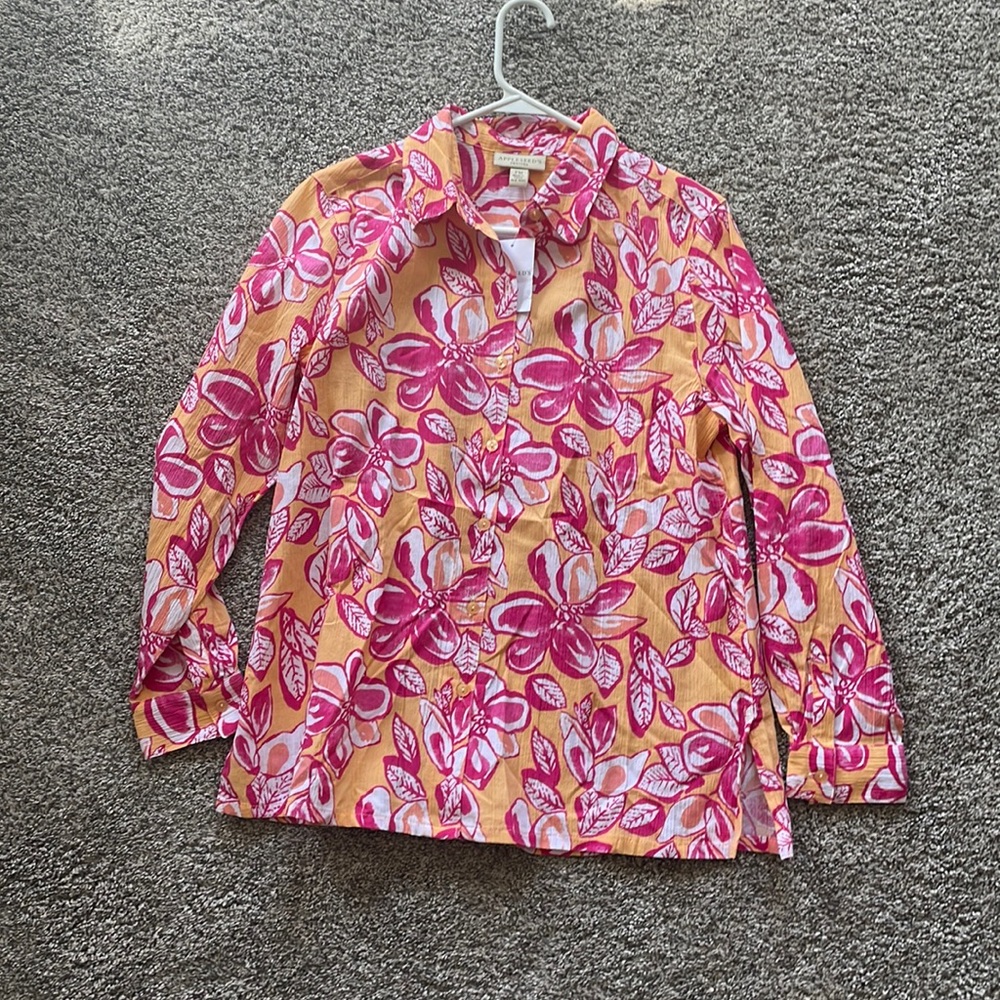 apple seed shirt